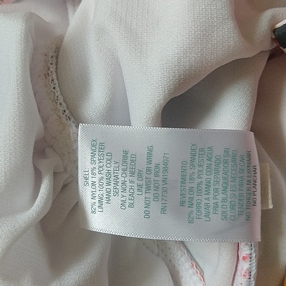 ☀️NWT High Coverage One Piece Pink Floral Swimsuit - Medium - Picture 7 of 11